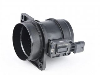 PASSAT B8 16 TDİ DCXA HAVA KÜTLE ÖLÇER 04L906461B OEM